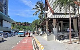 At Koh Larn Resort